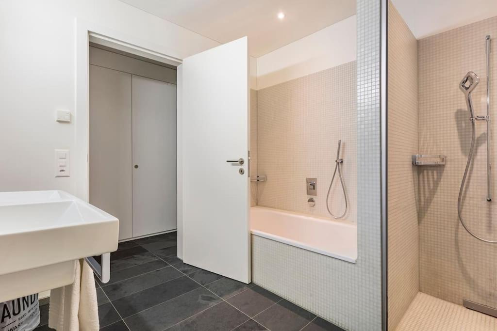 Luxus Wohnung Mit Garten Zurich Luaran gambar
